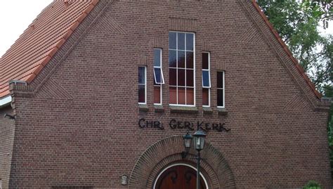 vooraanzicht van de christelijke gereformeerde kerk in Opperdoes