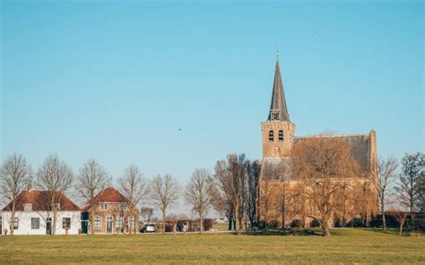 De kerk van 't Woudt, het kleinste dorp van Nederland.