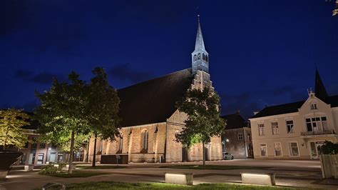 Foto van de Doopsgezinde-Remonstrantse kerk in Dokkum.