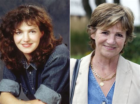 Infographic die de verschillende formuleringen van de trouwbeloften door de jaren heen toont.