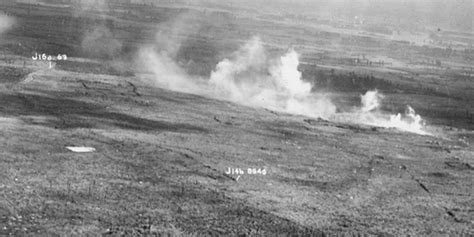 Oorlogslandschap met veldgraven