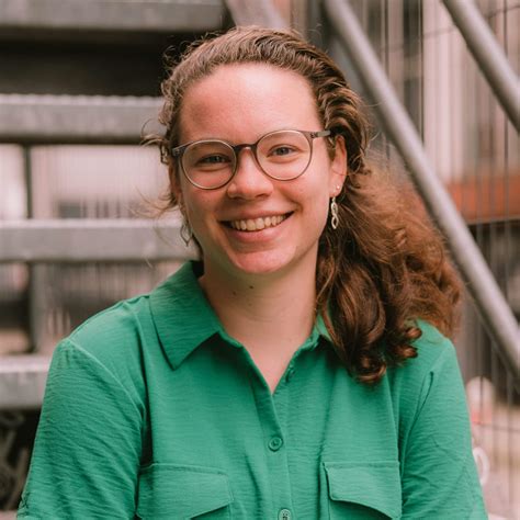 Portret van Hennie Roth-Veltman, een christelijke dichteres.