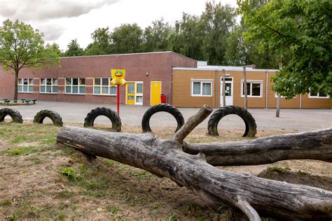 foto van het schoolgebouw van Basisschool De Horizon