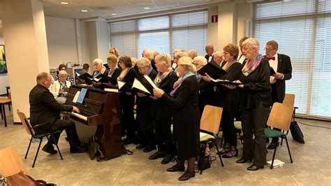 Illustratie van een kerkkoor dat zingt