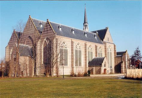 Artistieke impressie van de multifunctionele Grote Kerk van Brouwershaven door de eeuwen heen