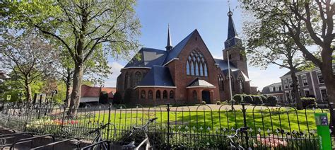 Logo's van de samenwerkende kerken: Protestantse Gemeente Rijnsaterwoude, Protestantse Gemeente Leimuiden, St. Jan de Doperkerk