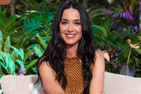 Collage van Katy Perry's meest bekende videoclips
