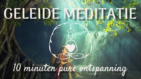 Afbeelding die stilte, meditatie of natuurlijke rituelen symboliseert.