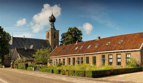Een afbeelding van de 'Franse Huizen' in Dwingeloo.