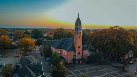 Historische afbeelding van Vriezenveen met de Grote Kerk