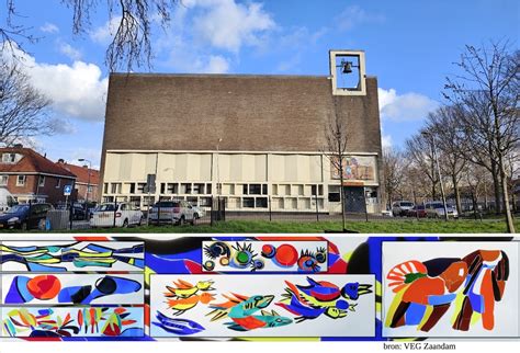 Voorgevel en hoofdingang van de Paaskerk, gefotografeerd vanuit het noorden.