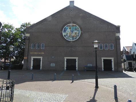 Oude foto van het eerste gebouw van de Bethelkerk.
