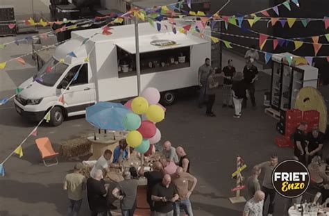 Een Friet enzo frietkraam op een verjaardagsfeest