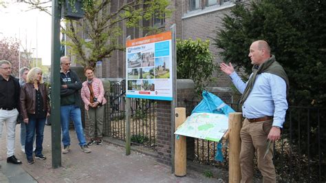Informatiebord met de stappen van de kerkelijke route voor predikantsopleiding aan de TUU.