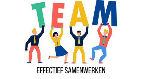 Een team van vrijwilligers die samenwerken in een boekwinkel