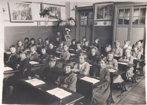 Oude schoolfoto van een gereformeerde school in Vlaardingen