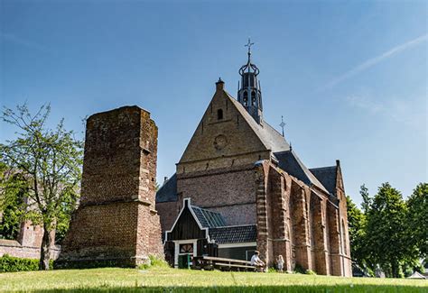 Foto van een kerkgebouw in Friesland
