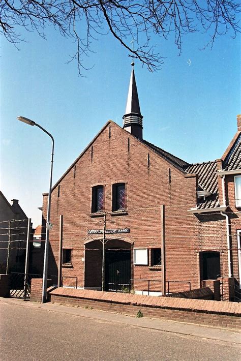 Historische foto van de Gereformeerde Kerk in Ouddorp