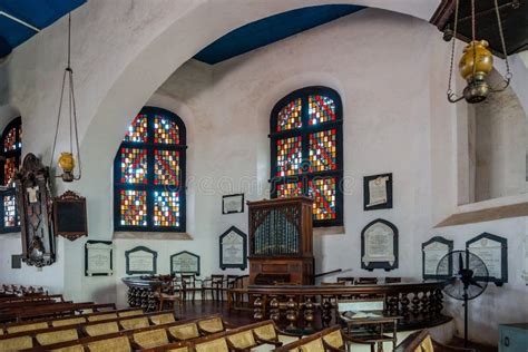 Interieur van een historische Nederlandse hervormde kerk