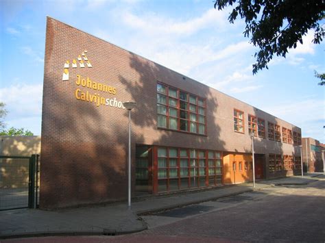 Plattegrond van de nieuwbouw van de Johannes Calvijnschool met speellokalen en werkruimtes.
