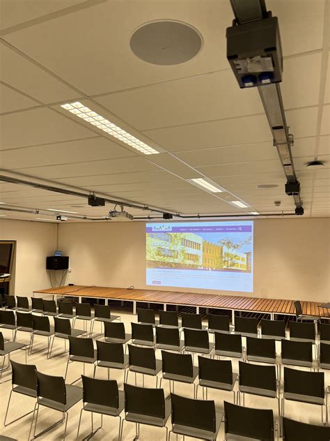 Schema van de nieuwe audiovisuele installatie in de Tabernakelkerk