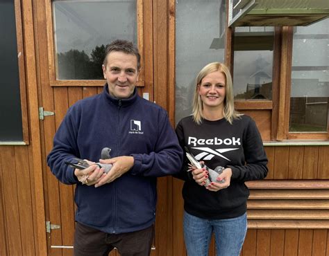 Ds. Mark Janssens die spreekt op een themadag over geloof en scheiding.