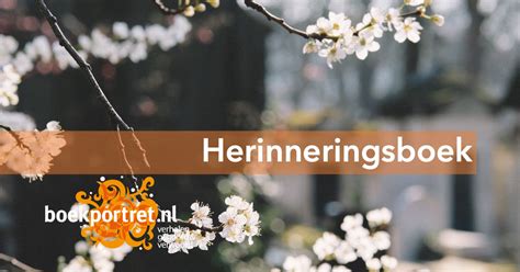Illustratie van een herinneringsboek met foto's en tekst