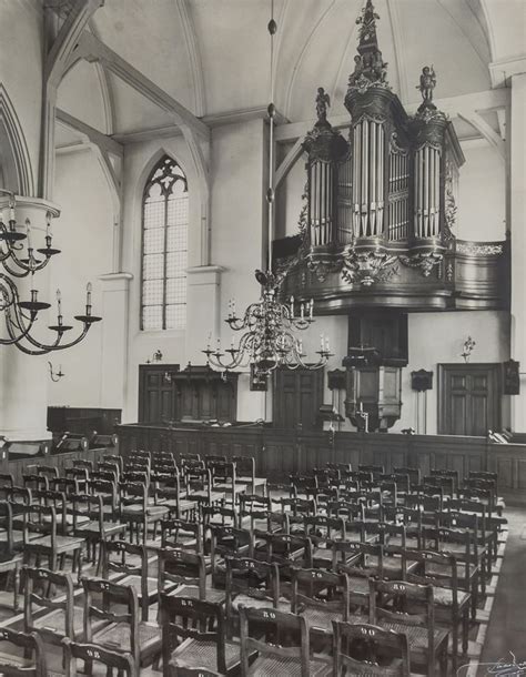 Interieur van de Hervormde Kerk Aartswoud met orgel