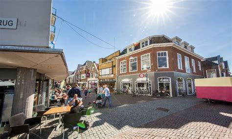 Illustratie van een 'heerenhuis' dat diende als bestuurlijk centrum in Heerenveen.