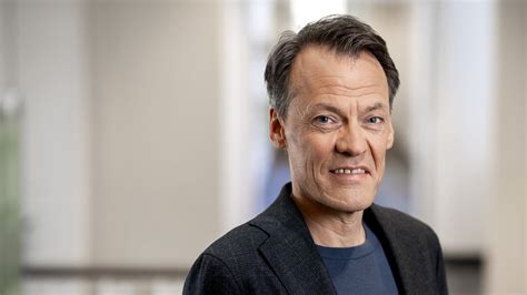 Tijs van den Brink tijdens een televisie-uitzending