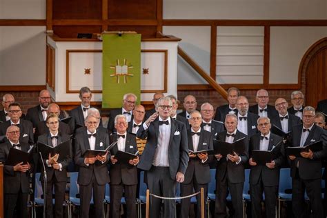 Christelijk Mannenkoor Steenwijk in optreden