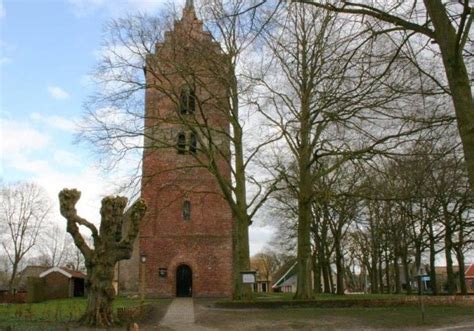 Artistieke impressie van de vroege houten voorgangers van de Magnuskerk