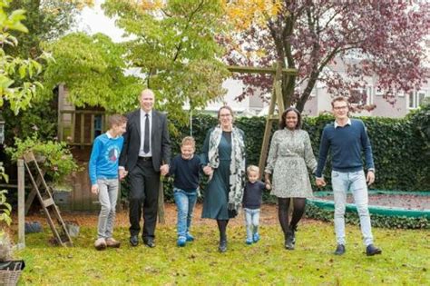 Foto van ds. B. Labee die preekt