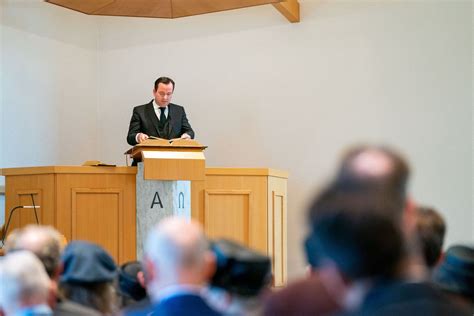 Portret van ds. A.J.T. Ruis, christelijk gereformeerd predikant.