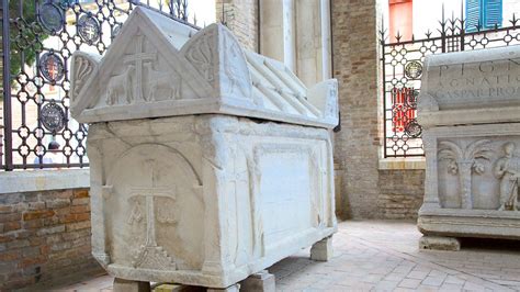 De graftombe van Dante Alighieri in Ravenna.