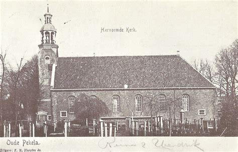 Foto van de Hervormde Kerk in Drumpt, met nadruk op de neoclassicistische architectuur.