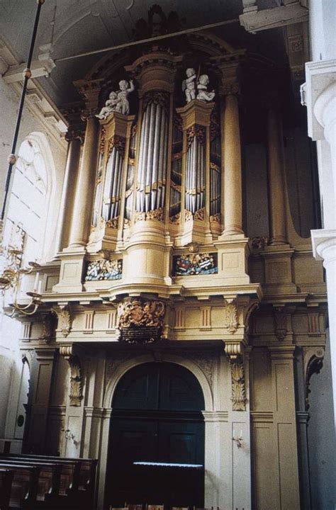 Interieur van de Hooge Eschkerk met orgel