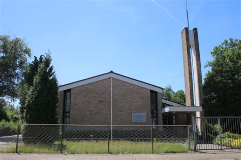 Groepsfoto van leden van De Kerk van Jezus Christus van de Heiligen der Laatste Dagen in Arnhem