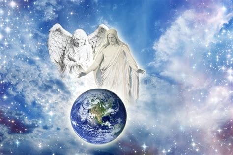een artistieke weergave van een engel die een gezin draagt, symbool van goddelijke bescherming