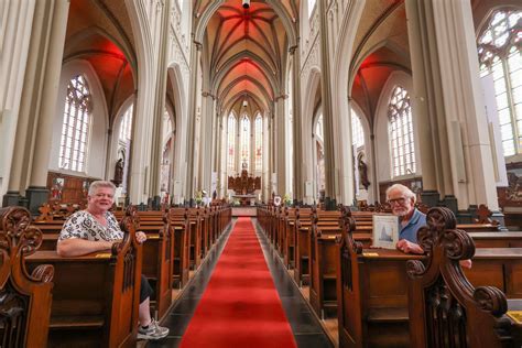 Fotografie van de Petruskerk in Wapenveld, exterieur en interieur.