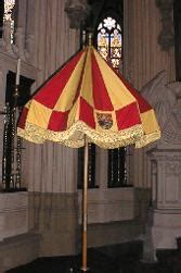 Conopeum en Tintinabulum, symbolen van de basilica minor status