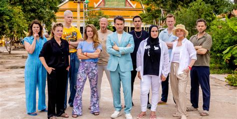 Groepsfoto van voorgangers en deelnemers aan de gezamenlijke viering