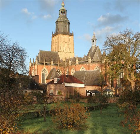 Artistieke impressie van de Sint Walburgiskerk in Zutphen