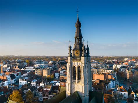 De imposante Sint-Maartenskerk van Zaltbommel met zijn kenmerkende toren