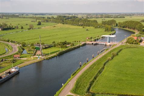 Illustratie van een televisie met kanaal 201 en de tekst 