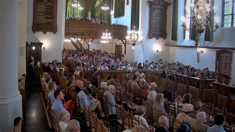 Screenshot van de website kerkomroep.nl met een lijst van kerkdiensten