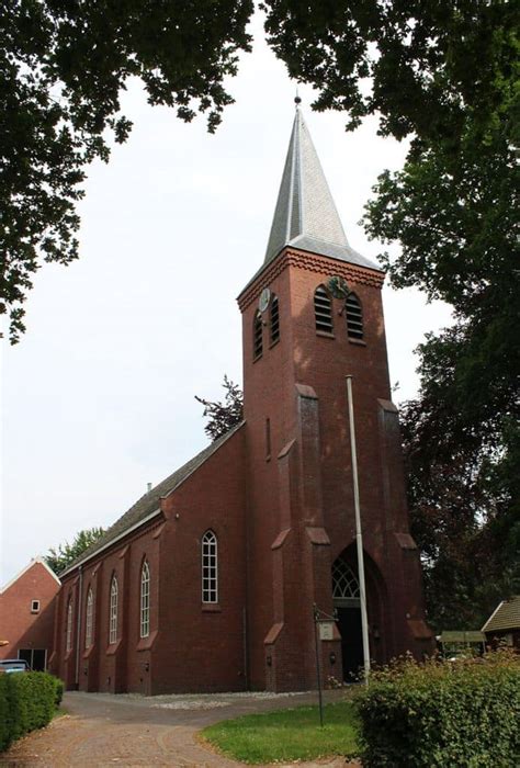 Exterieur van de Veenkerk in Klazienaveen-Noord