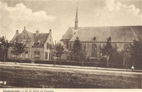 Oude ansichtkaart van een kerk in Klazienaveen
