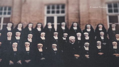 Illustratie van de ontsnapping van de nonnen uit het klooster.