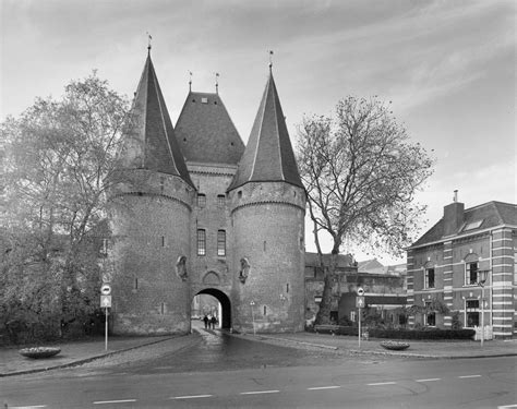 Historische foto van de Theologische Hogeschool in Kampen